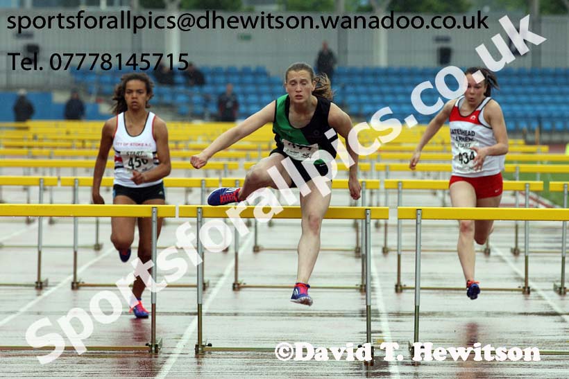 Womens under-20s 100 metres hurdles, Northern Championships, Sport City, Manchester. Photo: David T. Hewitson/Sports for All Pics